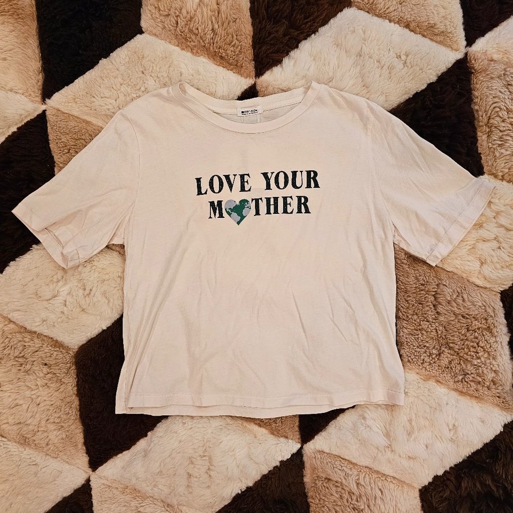 Love Your Mother graphic tee